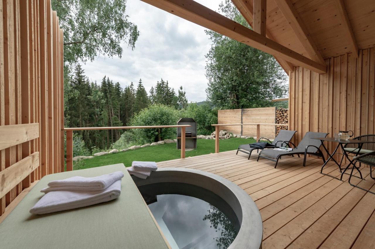 Forstgut - Premium Waldchalets Und Lodge Suiten Regen Eksteriør billede