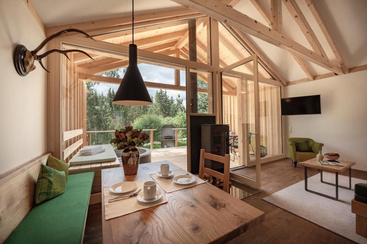 Forstgut - Premium Waldchalets Und Lodge Suiten Regen Eksteriør billede