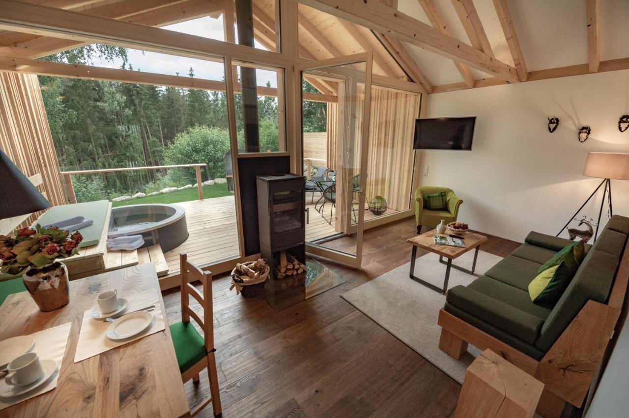 Forstgut - Premium Waldchalets Und Lodge Suiten Regen Eksteriør billede
