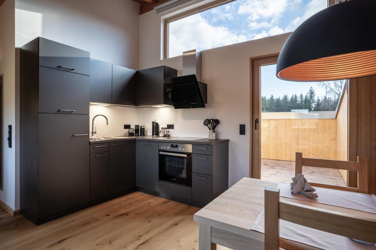 Forstgut - Premium Waldchalets Und Lodge Suiten Regen Eksteriør billede