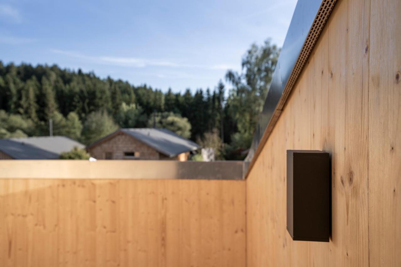 Forstgut - Premium Waldchalets Und Lodge Suiten Regen Eksteriør billede