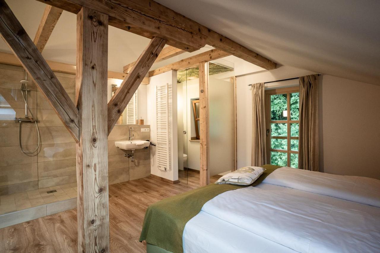 Forstgut - Premium Waldchalets Und Lodge Suiten Regen Eksteriør billede