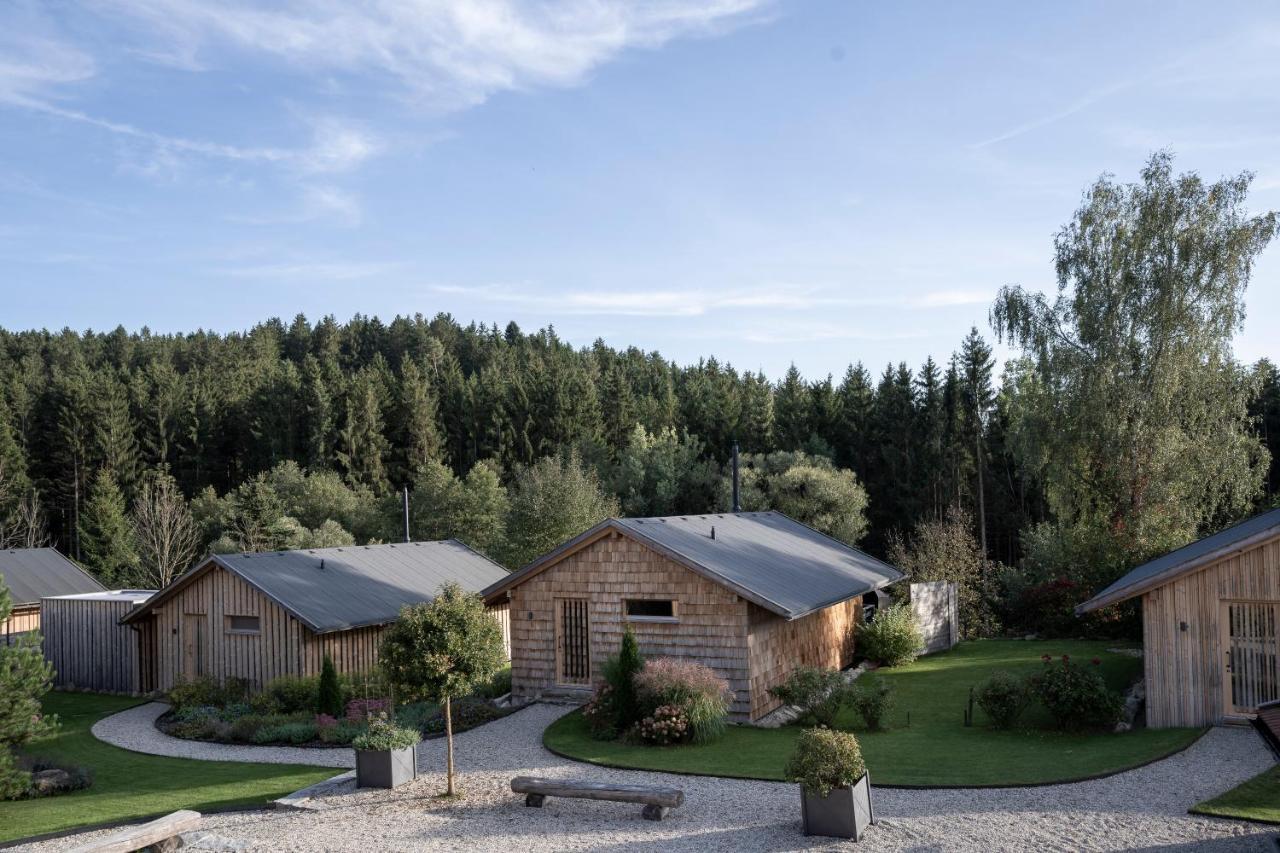 Forstgut - Premium Waldchalets Und Lodge Suiten Regen Eksteriør billede